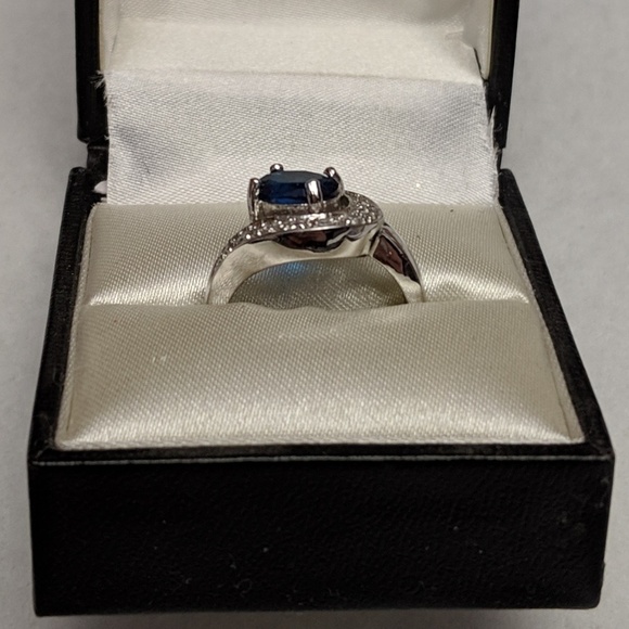 Fashion Ring - Picture 2 of 5